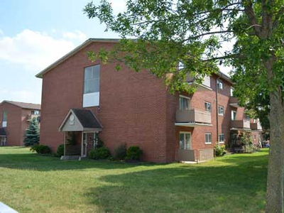 Two Bedroom APT - Heat Included - Huron Street at Oakville Ave