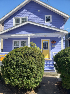 Available May 1st - Beautiful 3 bed house in Halifax with yard!