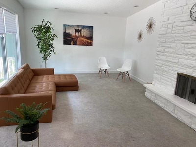 Calgary Room For Rent For Rent | Brentwood | Offering quiet clean basement room