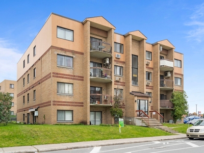 Condo/Apartment for sale, 3840 Boul. Le Carrefour, Chomedey, QC H7T1V5, CA , in Laval, Canada