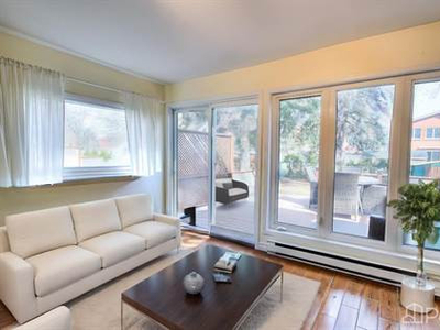 Homes for Sale in Saint-Laurent, Quebec $589,000