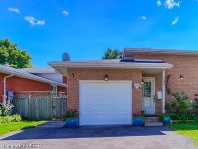 House For Sale In Country Hills, Kitchener, Ontario