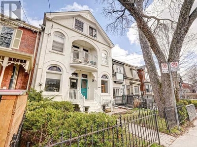 House For Sale In Harbord Village, Toronto, Ontario