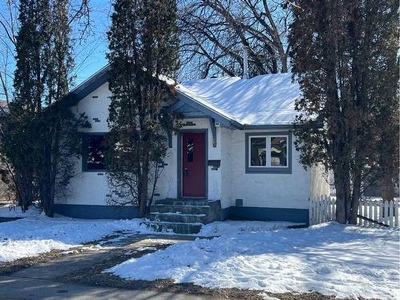 House For Sale In Riverside, Medicine Hat, Alberta