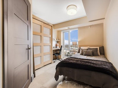 *PRICE DROP* King Street Towers Private Room