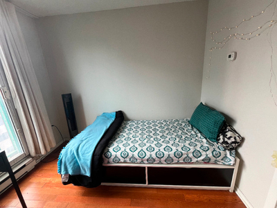 Private room available for rent in Montreal (May-August)
