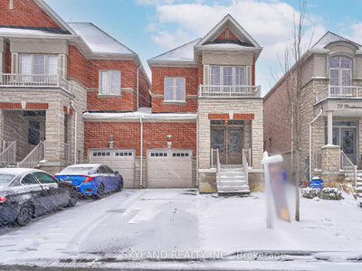 Thornhill Woods 4-Bedroom Link Home with Private Backyard!