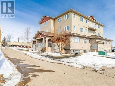 Townhouse For Sale In Pleasant Hill, Saskatoon, Saskatchewan