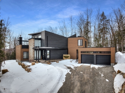 House for sale, 106 Place de la Petite-Suisse, in Morin-Heights, Canada