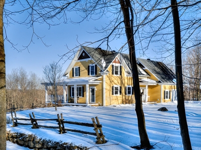 House for sale, 380 Boul. de Bromont, in Bromont, Canada