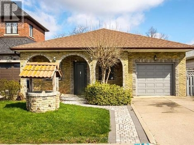 House For Sale In Ancaster, Toronto, Ontario