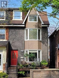 House For Sale In Christie Pits, Toronto, Ontario