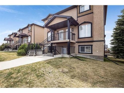 Townhouse For Sale In Ranchlands, Medicine Hat, Alberta