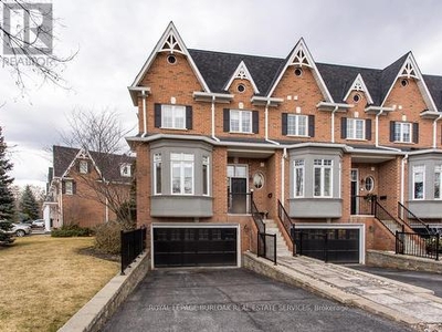 Townhouse For Sale In Streetsville, Mississauga, Ontario