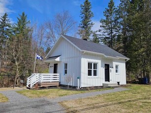 Bungalow for sale (Quebec North Shore)