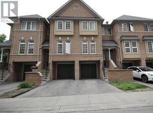 Townhouse For Sale In Hurontario, Mississauga, Ontario