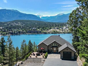 717 Lakeview Drive Windermere, BC V0A 1K3
