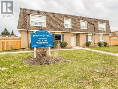 Townhouse For Sale In Langs Farm, Cambridge, Ontario