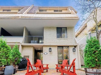 Townhouse For Sale In Mississauga Valleys, Mississauga, Ontario