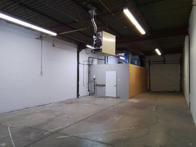 1,440 sqft private industrial warehouse for rent in Oakville