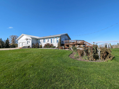 2106 sq. ft. home on 30 ACRES South of Steinbach!