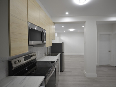 23-103 Bright, newly renovated flat in Halifax.AVAILABLE NOW