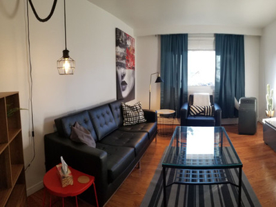 MAY 1st ---Central DT Fully Furnished 2 Bed /1 Bath