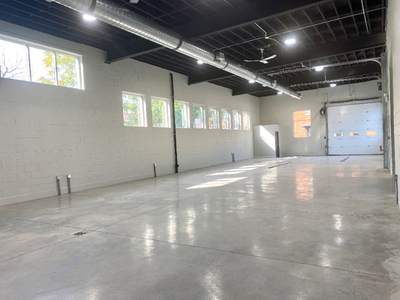**FOR LEASE: Industrial Warehouse Space Available in HAMILTON**