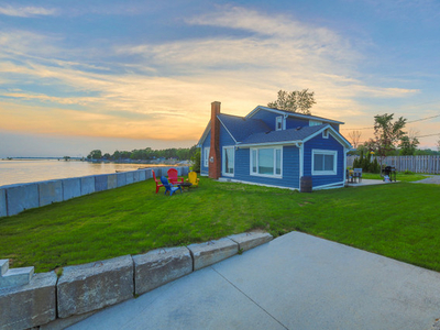 Stunning Winterized Cottage For Sale with Private Boat Launch