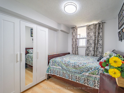 1 Bedroom for Rent in (3 Bedroom Condo Unit)