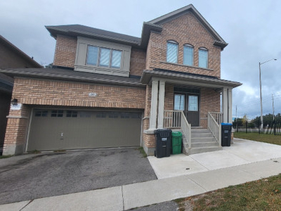 DETACHED CORNER UNIT FOR LEASE IN BRAMPTON