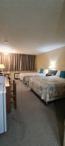 Spacious and Comfortable Room - Weekly Rental with 2 Queen Beds!