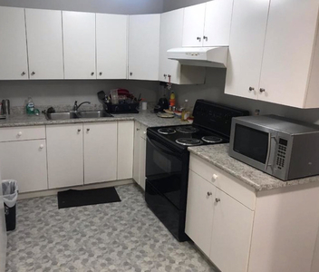 2 bdrm -Central location close to Camosun Interurban and transit