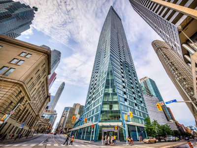 Toronto Downtown. Luxury 1 bedroom. condo. L Tower. Esplanade.