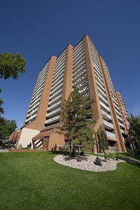 Edmonton Pet Friendly Apartment For Rent | Oliver | Luxury Downtown Apartment Living at