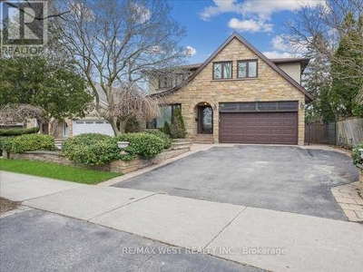 House For Sale In Parkwoods, Toronto, Ontario