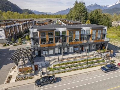House for sale, 101-39771 GOVERNMENT ROAD, in Squamish, Canada