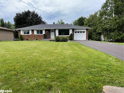 House for sale, 240 Warnica (Lower) Road, in Barrie, Canada