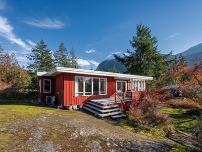 House for sale, 38255 VISTA CRESCENT, in Squamish, Canada