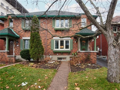 House for sale, 430 HAMILTON Avenue S, in Ottawa, Canada
