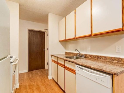 1 Bedroom Apartment Unit Lloydminster SK For Rent At 1000