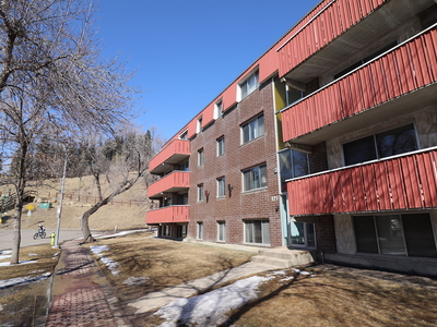 Calgary Apartment For Rent | Sunnyside | Sunnyside, 2 bdrm top floor