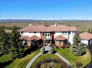 3 bedroom luxury Detached House for sale in Calgary, Canada