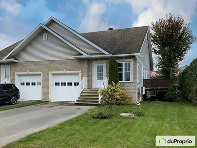 Semi-detached for sale Ste-Hélène-De-Bagot 4 bedrooms 2 bathrooms