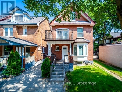 2 Barrie Ave
