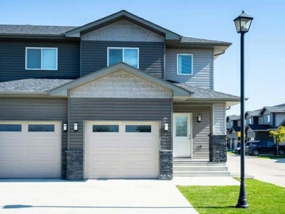 3 Bedroom Townhouse Niverville MB