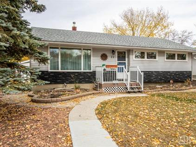 Homes for Sale in Regent Park, Regina, Saskatchewan $309,900