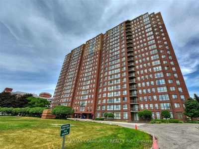 Absolutely Stunning Condo 2+1 Beds / 2 Baths