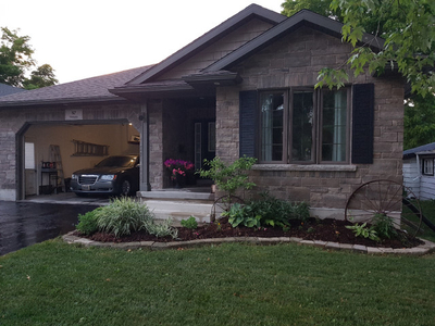 BEAUTIFUL FAMILY HOME LOCATED IN MITCHELL, ONTARIO