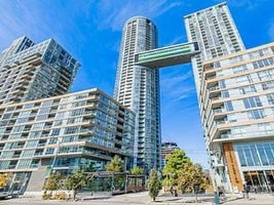 Luxurious Living near the Waterfront! Lrg 1 Bedroom + Den Suite